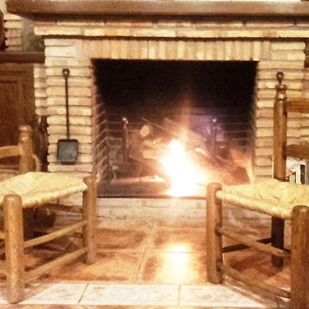 Casa Rural Pena Falcon Torrejon el Rubio Bagian luar foto