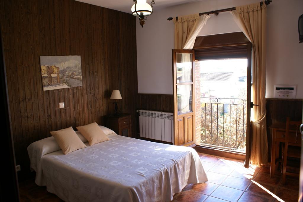 Casa Rural Pena Falcon Torrejon el Rubio Bagian luar foto
