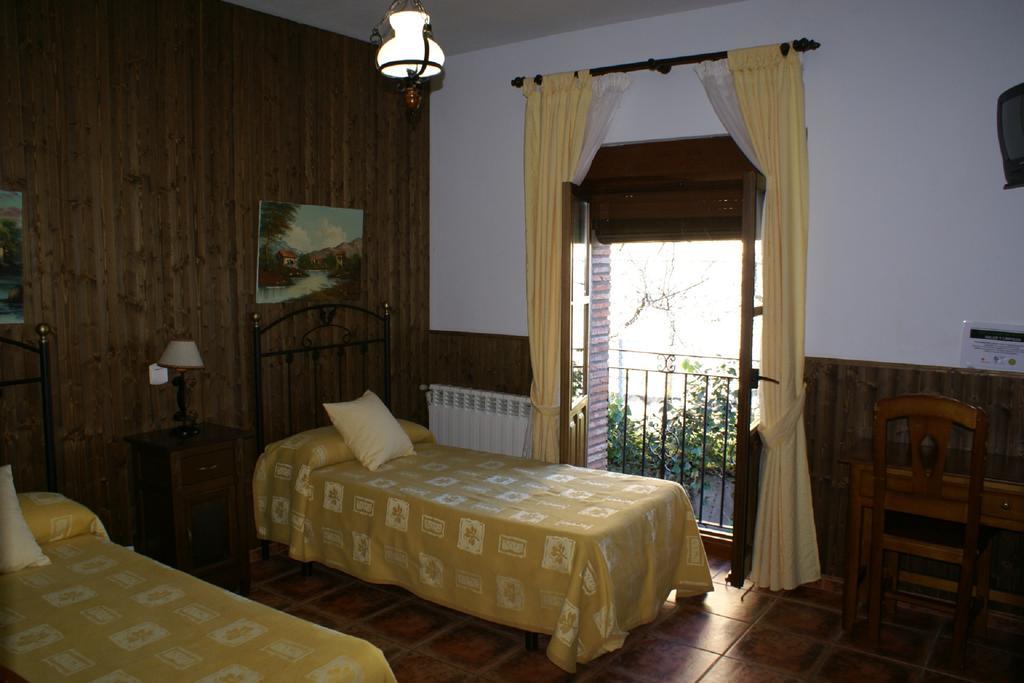 Casa Rural Pena Falcon Torrejon el Rubio Bagian luar foto
