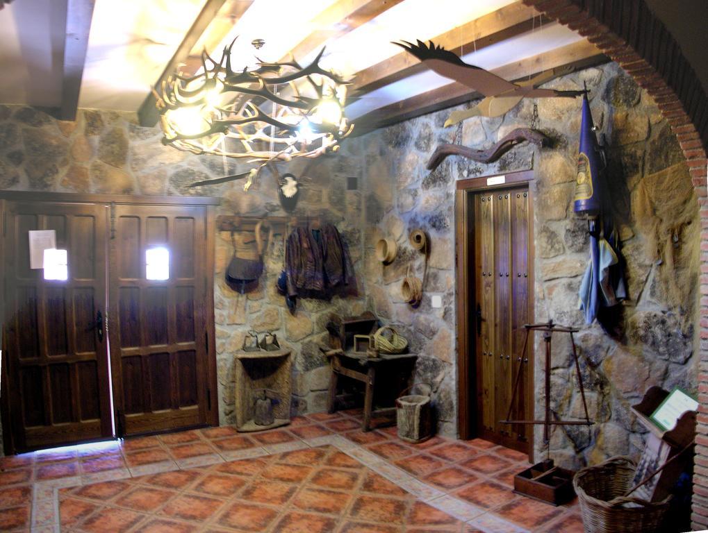 Casa Rural Pena Falcon Torrejon el Rubio Bagian luar foto