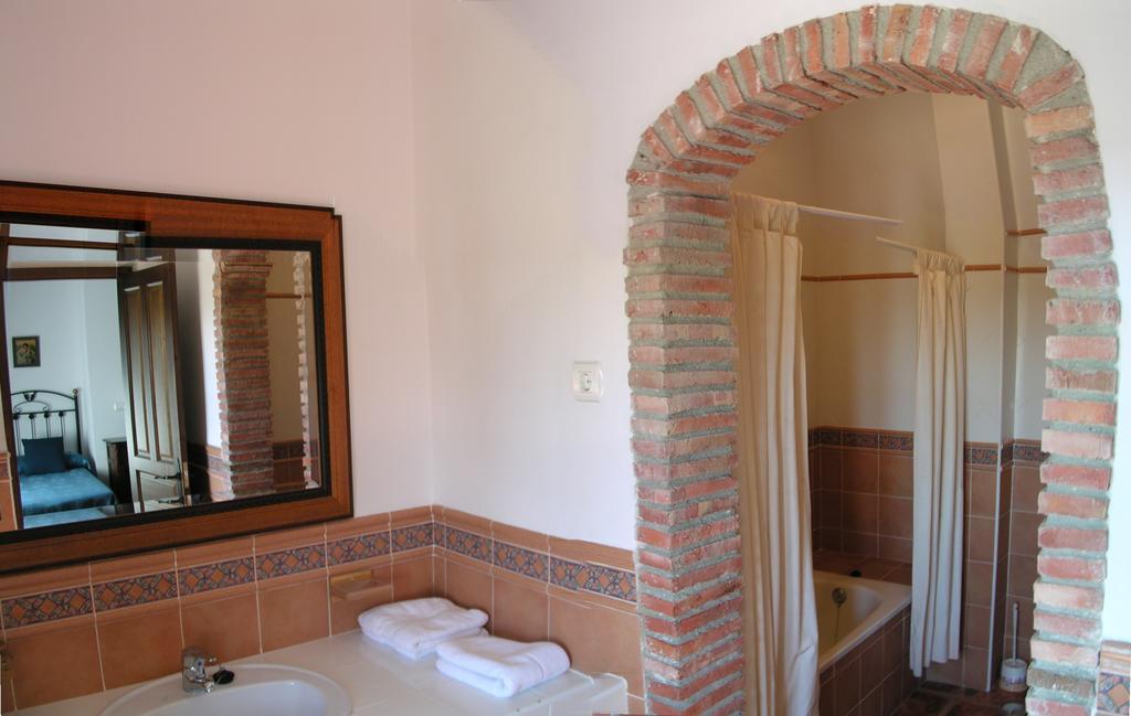 Casa Rural Pena Falcon Torrejon el Rubio Bagian luar foto