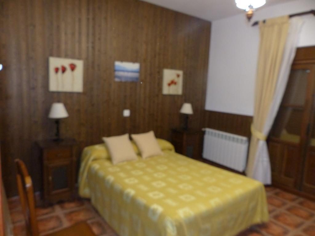 Casa Rural Pena Falcon Torrejon el Rubio Bagian luar foto