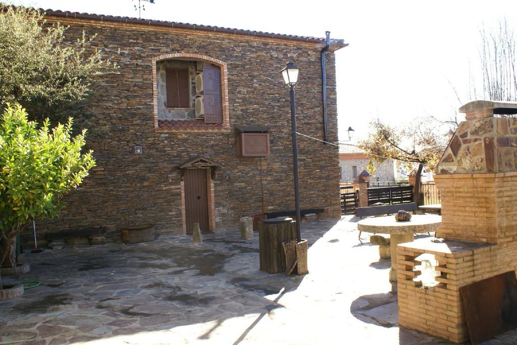 Casa Rural Pena Falcon Torrejon el Rubio Bagian luar foto