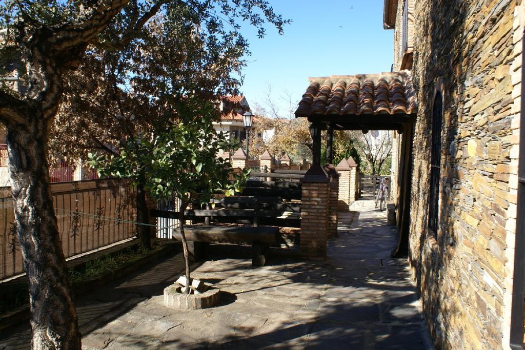 Casa Rural Pena Falcon Torrejon el Rubio Bagian luar foto