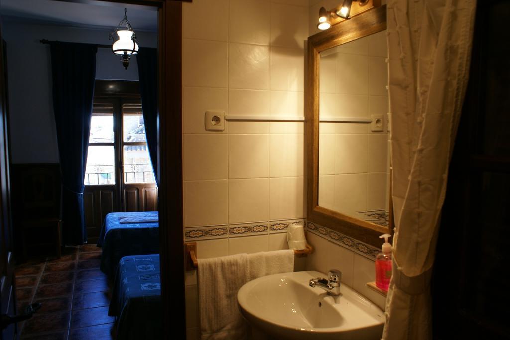 Casa Rural Pena Falcon Torrejon el Rubio Bagian luar foto
