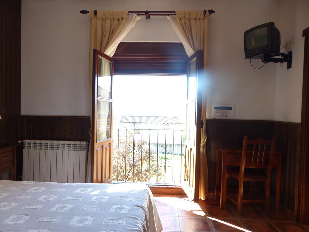 Casa Rural Pena Falcon Torrejon el Rubio Bagian luar foto