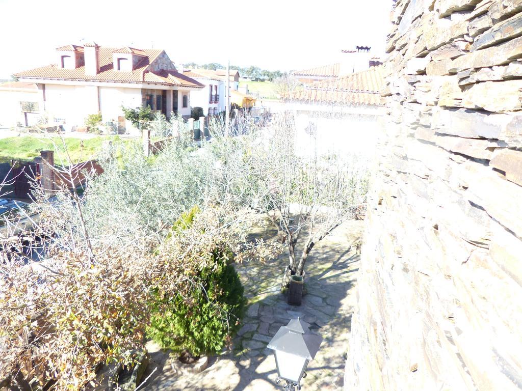 Casa Rural Pena Falcon Torrejon el Rubio Bagian luar foto