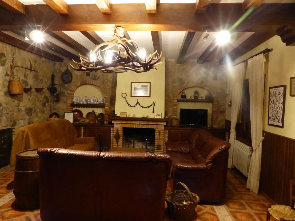Casa Rural Pena Falcon Torrejon el Rubio Bagian luar foto