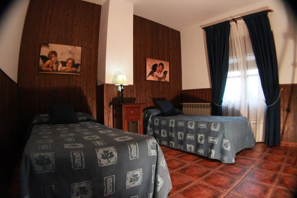 Casa Rural Pena Falcon Torrejon el Rubio Bagian luar foto