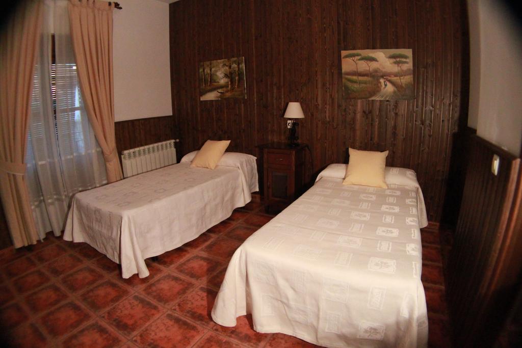 Casa Rural Pena Falcon Torrejon el Rubio Bagian luar foto