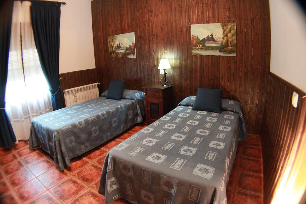 Casa Rural Pena Falcon Torrejon el Rubio Bagian luar foto