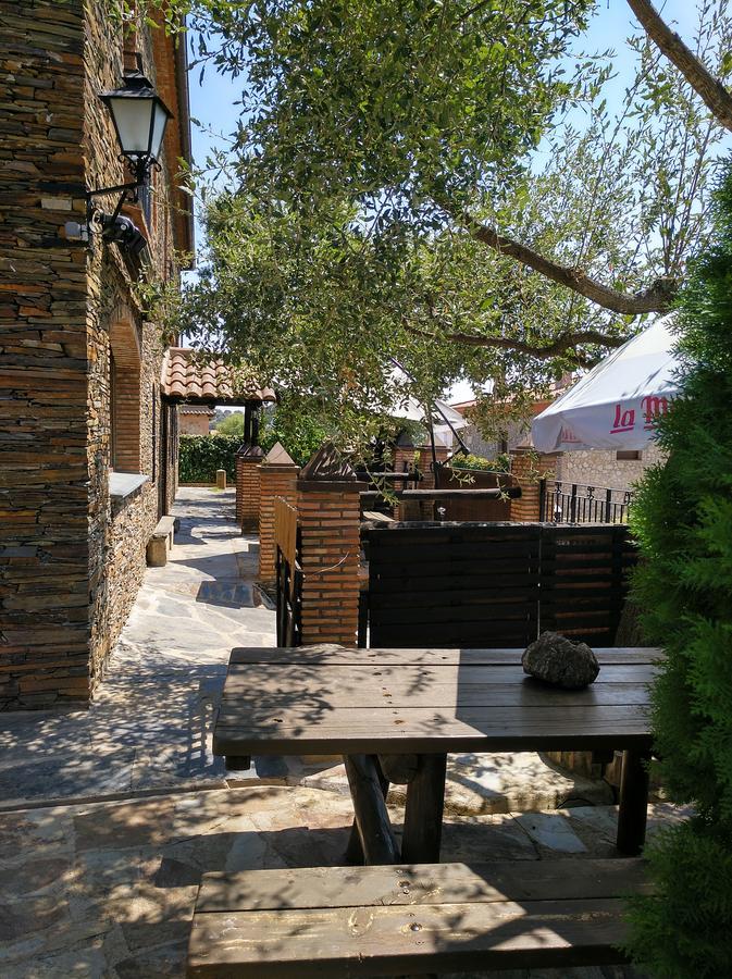 Casa Rural Pena Falcon Torrejon el Rubio Bagian luar foto